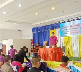 เชิญชวนประชาชนให้ไปใช้สิทธิเลือกตั้งสมาชิกสภาองค์การบริหารส่วนตำบล และนายกองค์การบริหารส่วนตำบล  มีการมอบคู่มือประชาชนเลือกตั้ง อบต. และคู่มือแนะนำผู้สมัคร สมาชิกสภาองค์การบริหารส่วนตำบลหนองพอก และปลัดอบต.ปฏิบัติหน้าที่ นายก ให้ความรู้ให้กับประชาชน