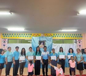 กิจกรรมไหว้แม่พร้อมมอบใบประกาศแม่ดีเด่น