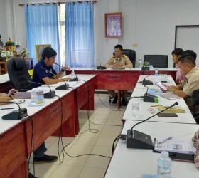 การประชุมโครงการก่อสร้างถนน