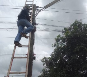 ออกพื้นที่ซ่อมแซมท่อประปา และไฟฟ้าส่องสว่าง