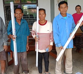 มอบหลอดไฟ LED หลอดยาวพร้อมรางขนาด 18 วัตต์ เพื่อใช้ในครัวเรือน